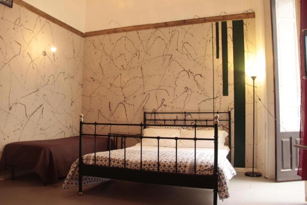 Downtown Art In Town Bed & Breakfast *